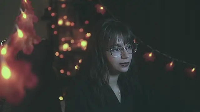 alyssa sweet online show from 10-31-25, 05:37