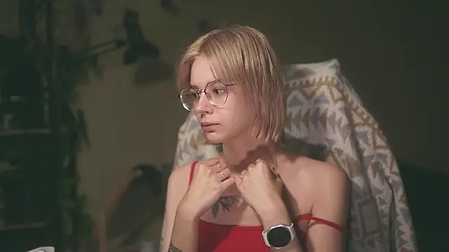 Snapshot of alyssa_sweet chatting on 06-18-26, 05:39 alyssa sweet online show from 06-18-26, 05:39