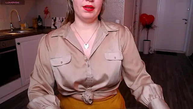 HotTiffani online show from 02-22-25, 09:34