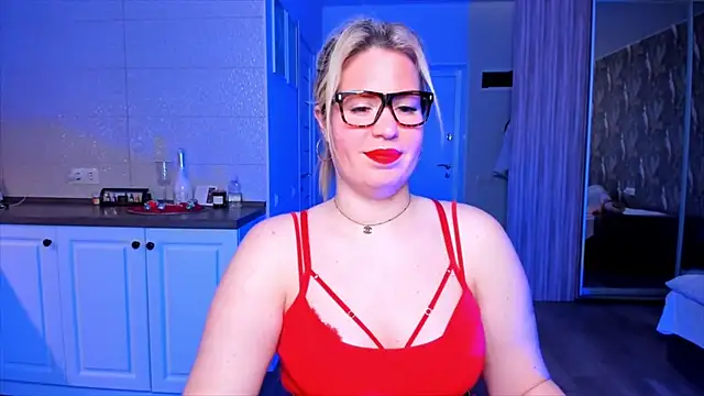 HotTiffani online show from 01-15-26, 09:45