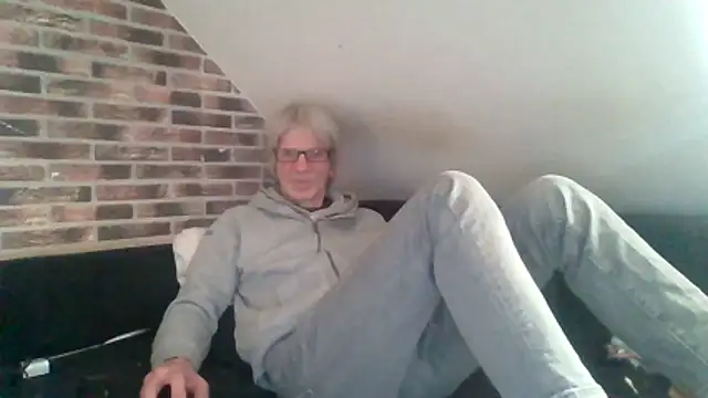 Snapshot of InMeinenMund chatting on 02-15-26, 12:37 InMeinenMund online show from 02-15-26, 12:37