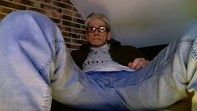 Snapshot of InMeinenMund chatting on 03-09-25, 03:32 InMeinenMund online show from 03-09-25, 03:32