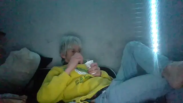 Snapshot of InMeinenMund chatting on 02-08-26, 05:16 InMeinenMund online show from 02-08-26, 05:16