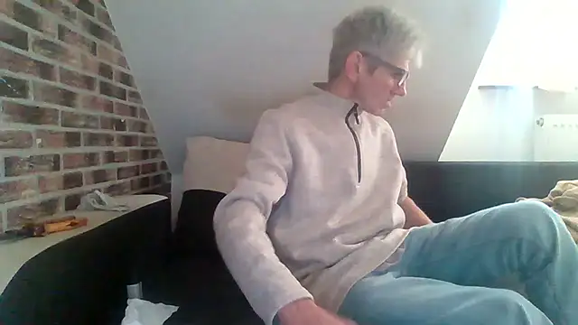 Snapshot of InMeinenMund chatting on 10-02-25, 12:08 InMeinenMund online show from 10-02-25, 12:08