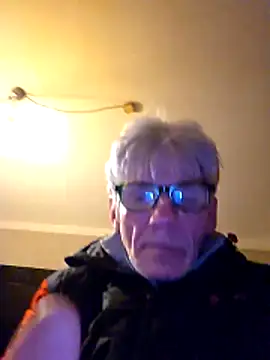 Snapshot of InMeinenMund chatting on 12-03-25, 04:50 InMeinenMund online show from 12-03-25, 04:50