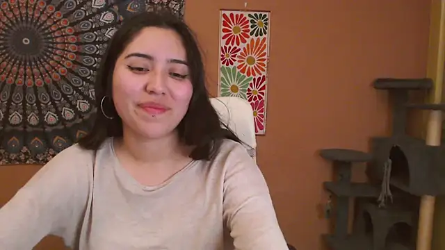 Snapshot of IntimateTales chatting on 01-09-25, 09:58 IntimateTales online show from 01-09-25, 09:58