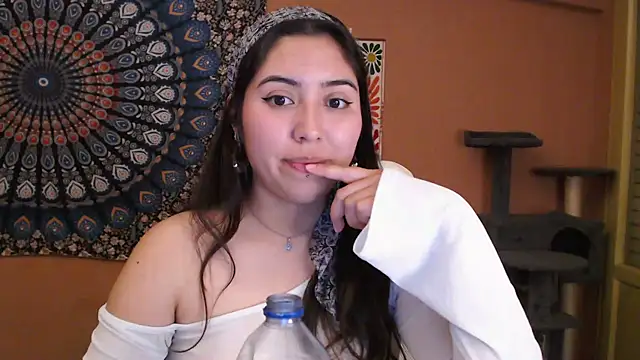 Snapshot of IntimateTales chatting on 01-25-25, 05:40 IntimateTales online show from 01-25-25, 05:40