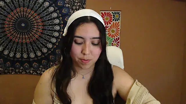 Snapshot of IntimateTales chatting on 02-20-25, 05:52 IntimateTales online show from 02-20-25, 05:52