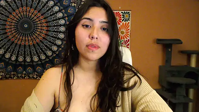 Snapshot of IntimateTales chatting on 03-14-25, 06:39 IntimateTales online show from 03-14-25, 06:39