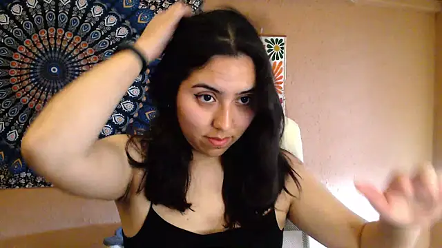 Snapshot of IntimateTales chatting on 03-20-25, 12:43 IntimateTales online show from 03-20-25, 12:43