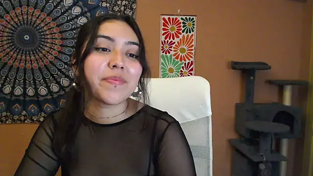 Snapshot of IntimateTales chatting on 02-24-25, 08:14 IntimateTales online show from 02-24-25, 08:14