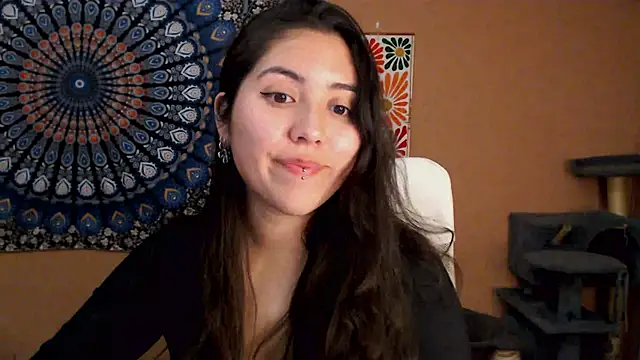 Snapshot of IntimateTales chatting on 11-04-25, 07:06 IntimateTales online show from 11-04-25, 07:06