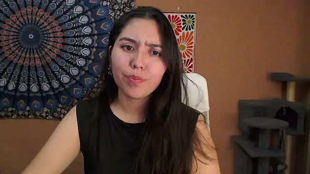 Snapshot of IntimateTales chatting on 09-24-25, 07:31 IntimateTales online show from 09-24-25, 07:31