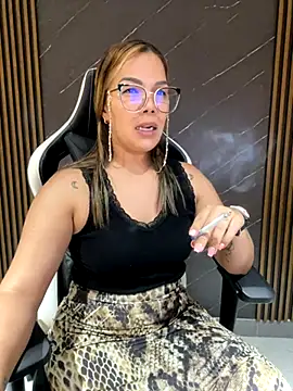 KellyBrooklyn  online show from 09-12-25, 09:47