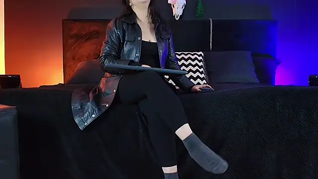  Jade 16 online show from 12-22-25, 11:54