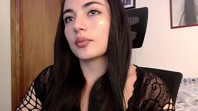 Snapshot of Honey_Aynur20 chatting on 10-01-25, 06:56 Honey Aynur20 online show from 10-01-25, 06:56