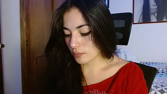 Snapshot of Honey_Aynur20 chatting on 10-24-25, 05:01 Honey Aynur20 online show from 10-24-25, 05:01