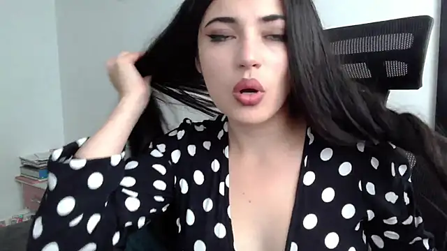 Snapshot of Honey_Aynur20 chatting on 01-05-25, 09:47 Honey Aynur20 online show from 01-05-25, 09:47