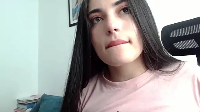 Snapshot of Honey_Aynur20 chatting on 01-13-25, 06:16 Honey Aynur20 online show from 01-13-25, 06:16