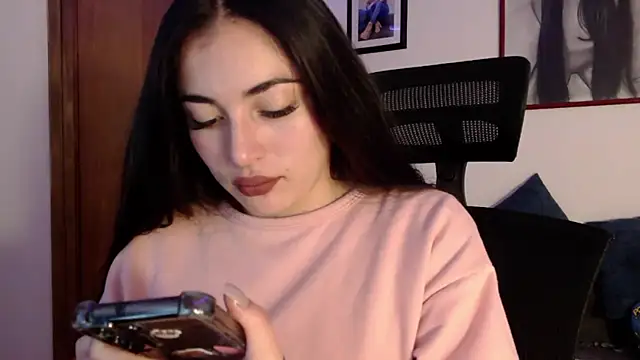 Snapshot of Honey_Aynur20 chatting on 09-10-25, 07:13 Honey Aynur20 online show from 09-10-25, 07:13
