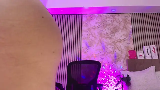 JuliRamirez online show from 02-22-26, 01:35