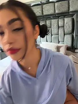 Snapshot of emma_andrew1 chatting on 01-15-26, 04:32 emma andrew1 online show from 01-15-26, 04:32