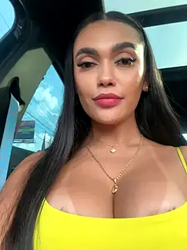 Snapshot of emma_andrew1 chatting on 11-09-25, 08:24 emma andrew1 online show from 11-09-25, 08:24