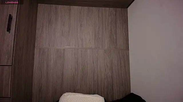 Swetisabella01 online show from 02-14-26, 02:06