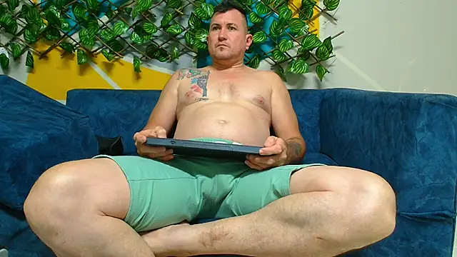 Snapshot of xavier_1988 chatting on 02-18-26, 11:01 xavier 1988 online show from 02-18-26, 11:01