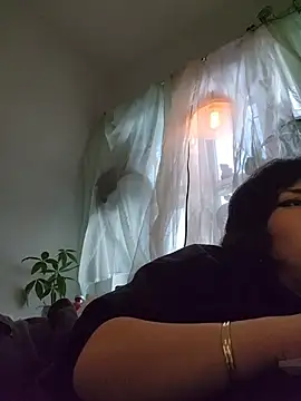 Snapshot of missemi chatting on 11-04-25, 12:20 missemi online show from 11-04-25, 12:20