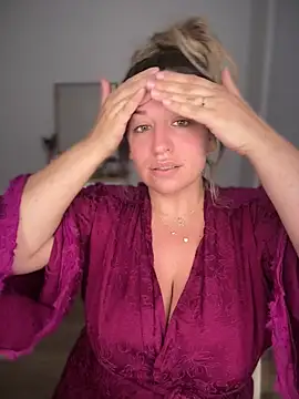 miamellycious online show from 07-18-26, 03:15