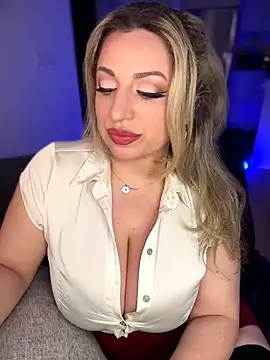 Snapshot of miamellycious chatting on 05-10-26, 04:27 miamellycious online show from 05-10-26, 04:27