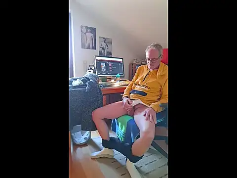 Snapshot of BerndisCam chatting on 01-16-26, 01:59 BerndisCam online show from 01-16-26, 01:59