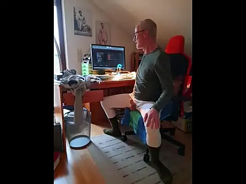 Snapshot of BerndisCam chatting on 02-04-26, 03:51 BerndisCam online show from 02-04-26, 03:51