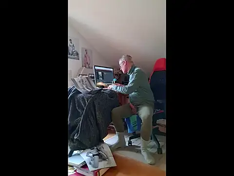 Snapshot of BerndisCam chatting on 02-19-26, 01:41 BerndisCam online show from 02-19-26, 01:41