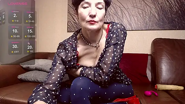 Snapshot of ElizabethLong chatting on 12-16-25, 05:00 ElizabethLong online show from 12-16-25, 05:00