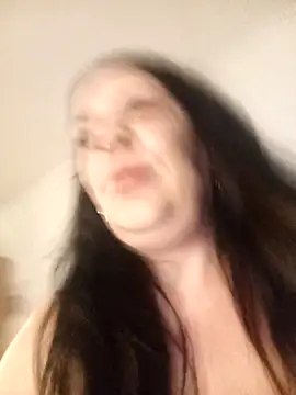 Snapshot of Leanne43 chatting on 04-18-26, 09:15 Leanne43 online show from 04-18-26, 09:15