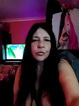 Snapshot of Leanne43 chatting on 04-22-26, 09:21 Leanne43 online show from 04-22-26, 09:21