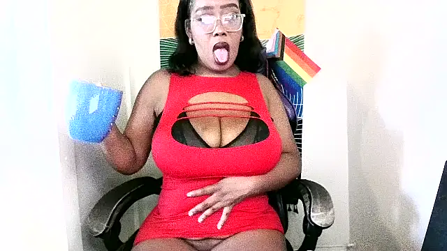 Snapshot of MistressKayy chatting on 09-09-25, 01:53 MistressKayy online show from 09-09-25, 01:53