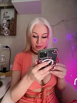 Snapshot of LaraHollywood chatting on 07-12-26, 08:48 LaraHollywood online show from 07-12-26, 08:48