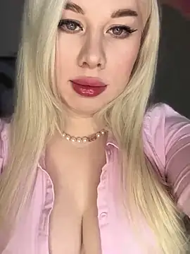 LaraHollywood online show from 01-24-25, 04:48