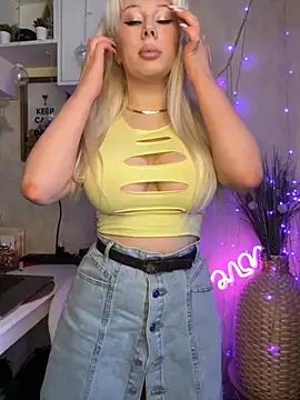 LaraHollywood online show from 03-05-26, 08:00