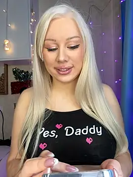 LaraHollywood online show from 01-13-26, 07:45