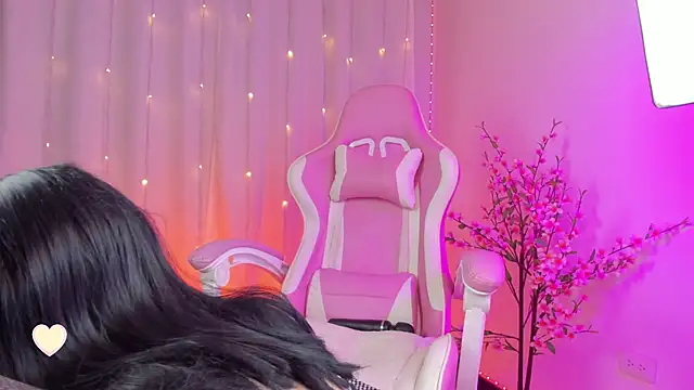 rosseblondee online show from 10-14-25, 10:20