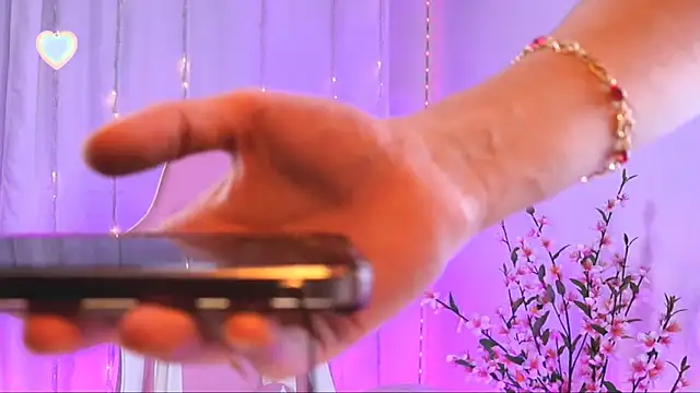 rosseblondee online show from 12-04-25, 09:25