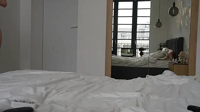 Snapshot of ibiddi chatting on 03-29-26, 09:55 ibiddi online show from 03-29-26, 09:55