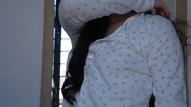 Snapshot of ibiddi chatting on 03-03-26, 10:55 ibiddi online show from 03-03-26, 10:55