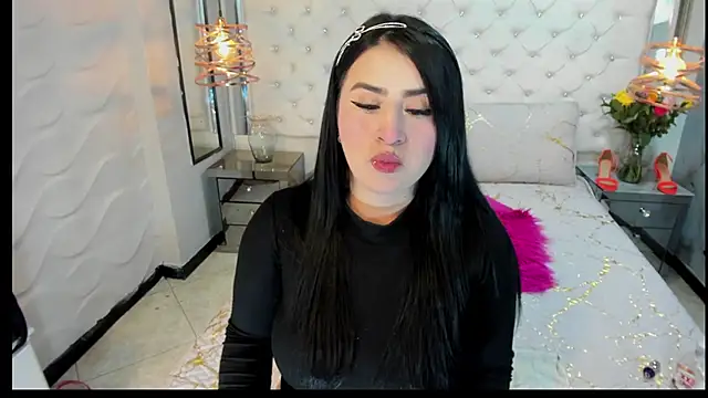 Snapshot of Nara_belen chatting on 03-21-25, 03:44 Nara belen online show from 03-21-25, 03:44