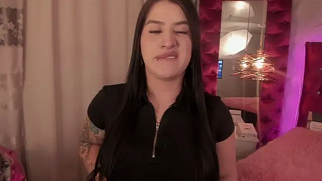 Snapshot of Nara_belen chatting on 10-23-25, 02:54 Nara belen online show from 10-23-25, 02:54