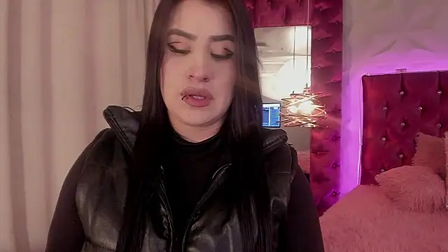 Snapshot of Nara_belen chatting on 10-26-25, 03:51 Nara belen online show from 10-26-25, 03:51